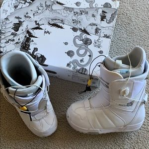 Burton snowboarding boots. NEW.
